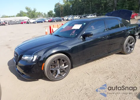 2022 Chrysler 300 S z USA, uszkodzony, nr VIN 2C3CCABG7NH130918